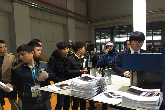 TPS彎字機(jī)第二十三屆(春季)上海國(guó)際廣告展3.jpg TPS彎字機(jī)第二十三屆(春季)上海國(guó)際廣告展3.jpg