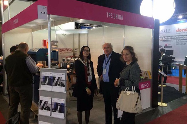 2014泰譜圣彎字機(jī)德國(guó)法蘭克福國(guó)際廣告展3.jpg 2014泰譜圣彎字機(jī)德國(guó)法蘭克福國(guó)際廣告展3.jpg